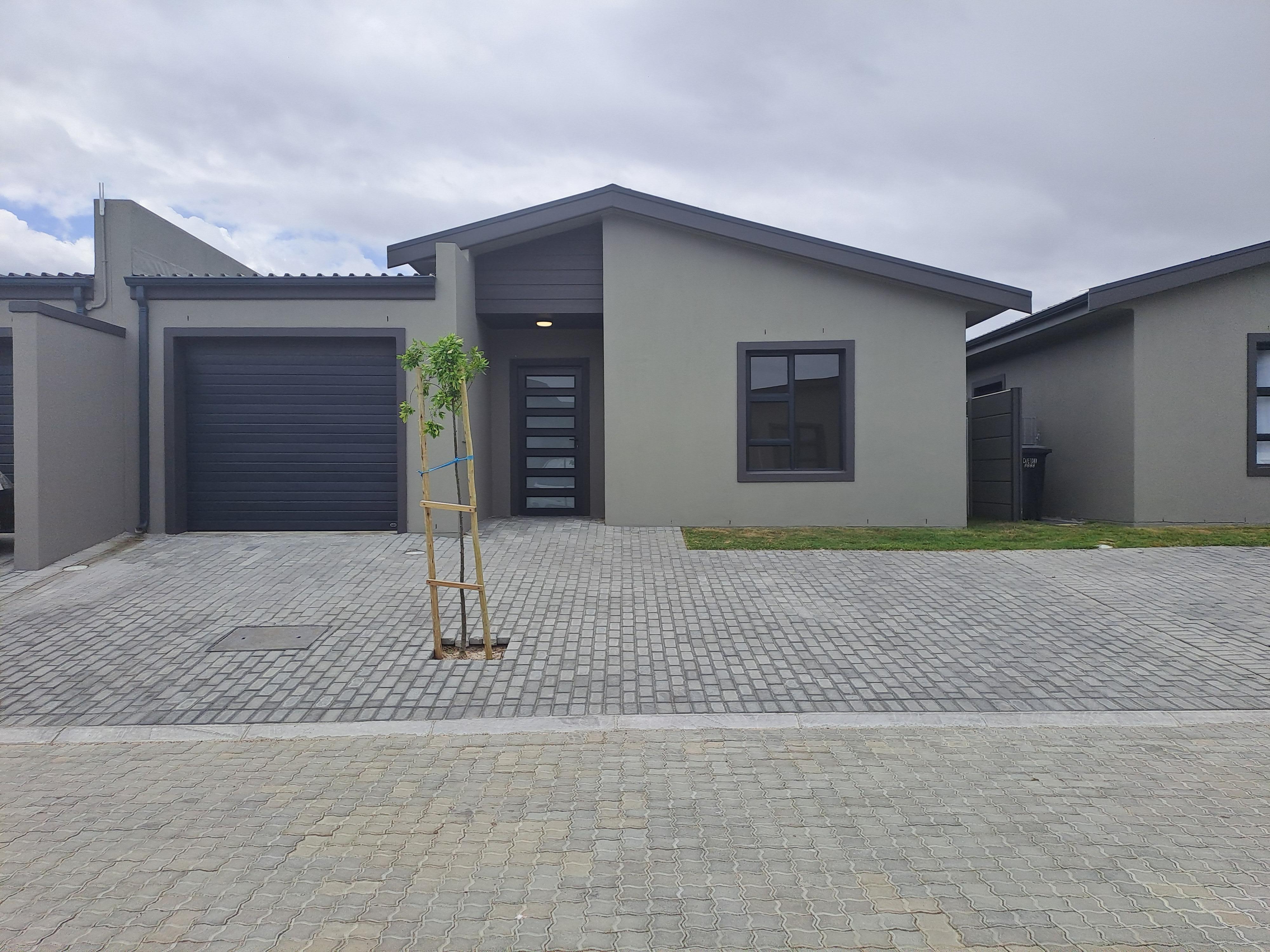 3 Bedroom Property for Sale in Sea Breeze Western Cape